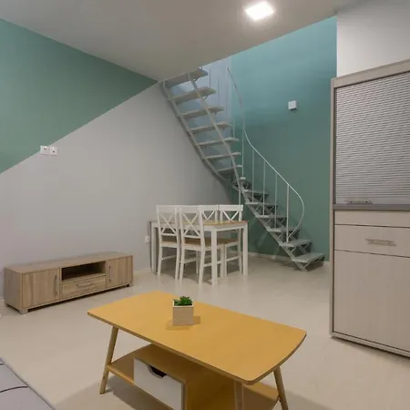 Happy Studio With Loft In Piraeus